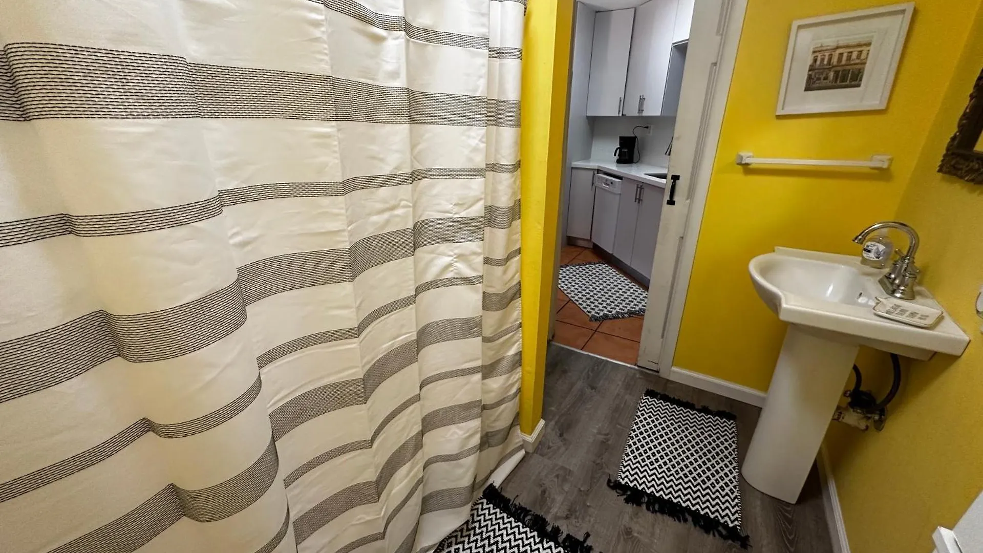 Apartment Cottage In Stock Island Key West