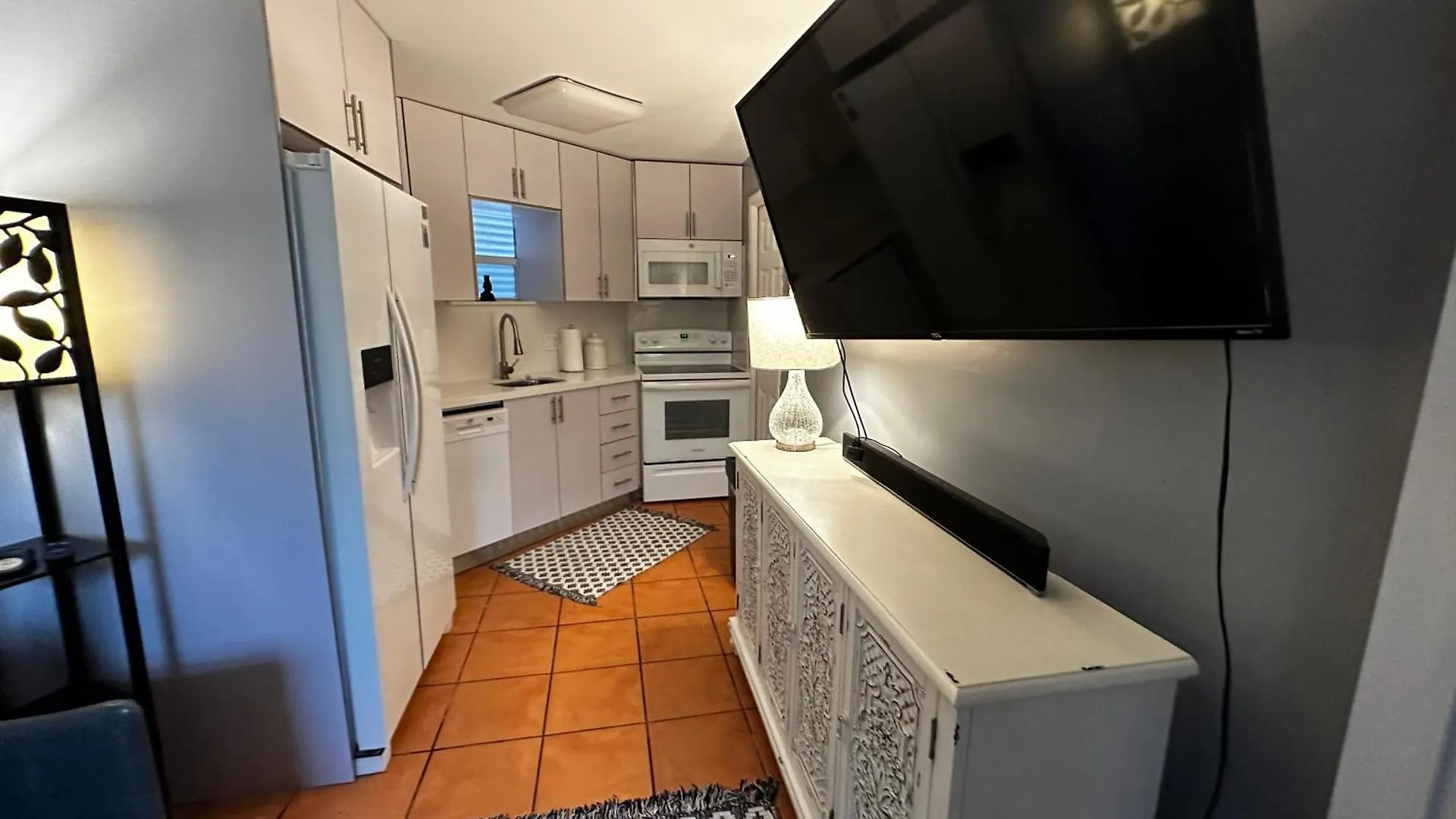 Apartment Cottage In Stock Island Key West